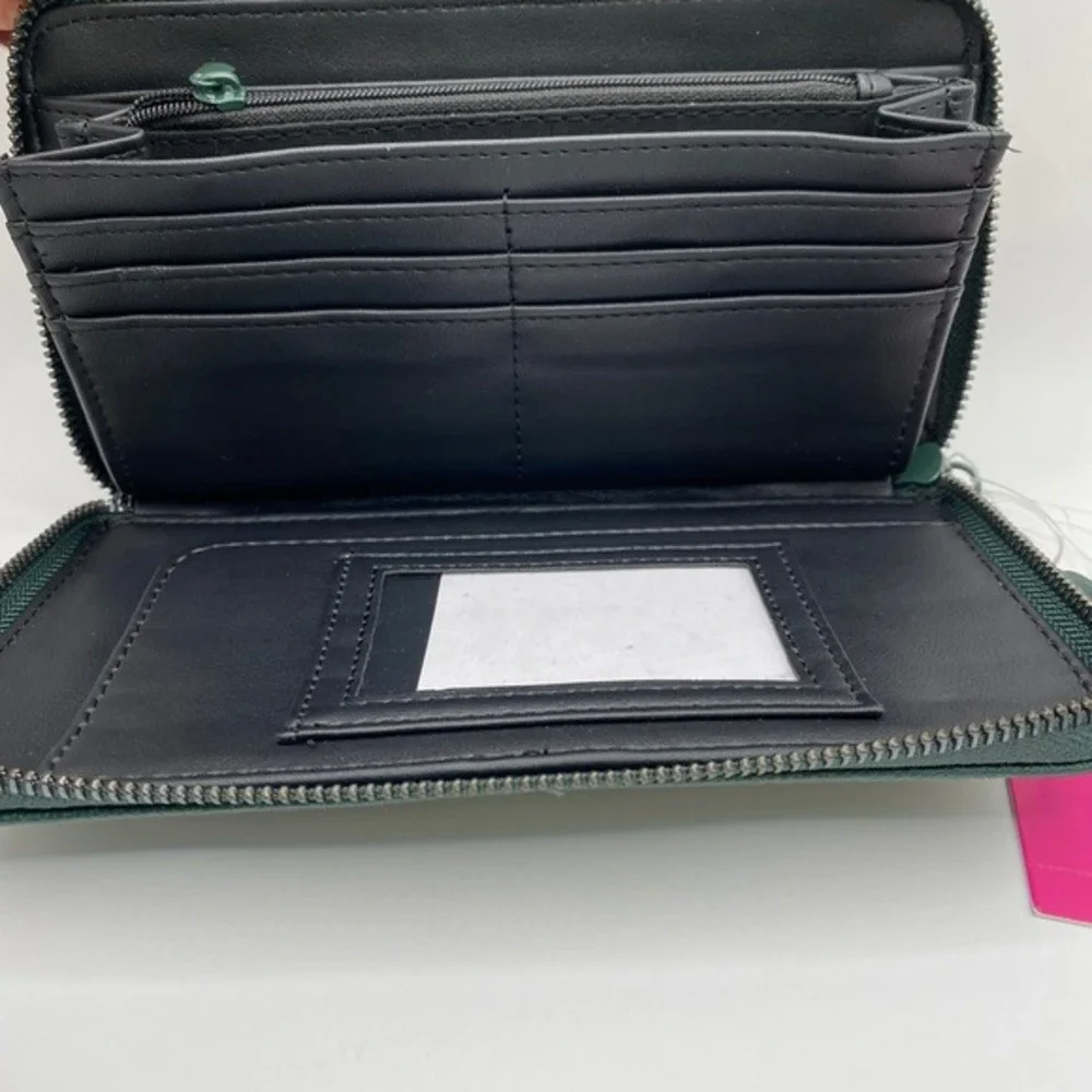 Betsey‎ Johnson XOZIPPP Zip Around Wristlet Wallet Clutch Green Faux Leather NWT